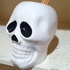 Skull mug or vase